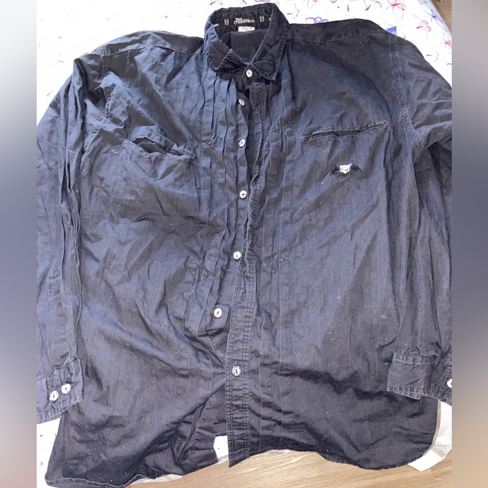 Pier Connection brand men’s black collared button-up